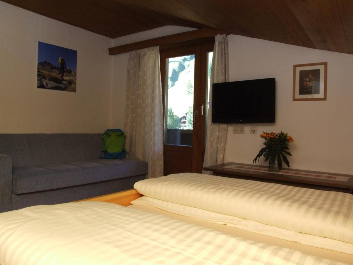 Hotel Sporthaus Troger Sankt Jakob in Defereggen Esterno foto