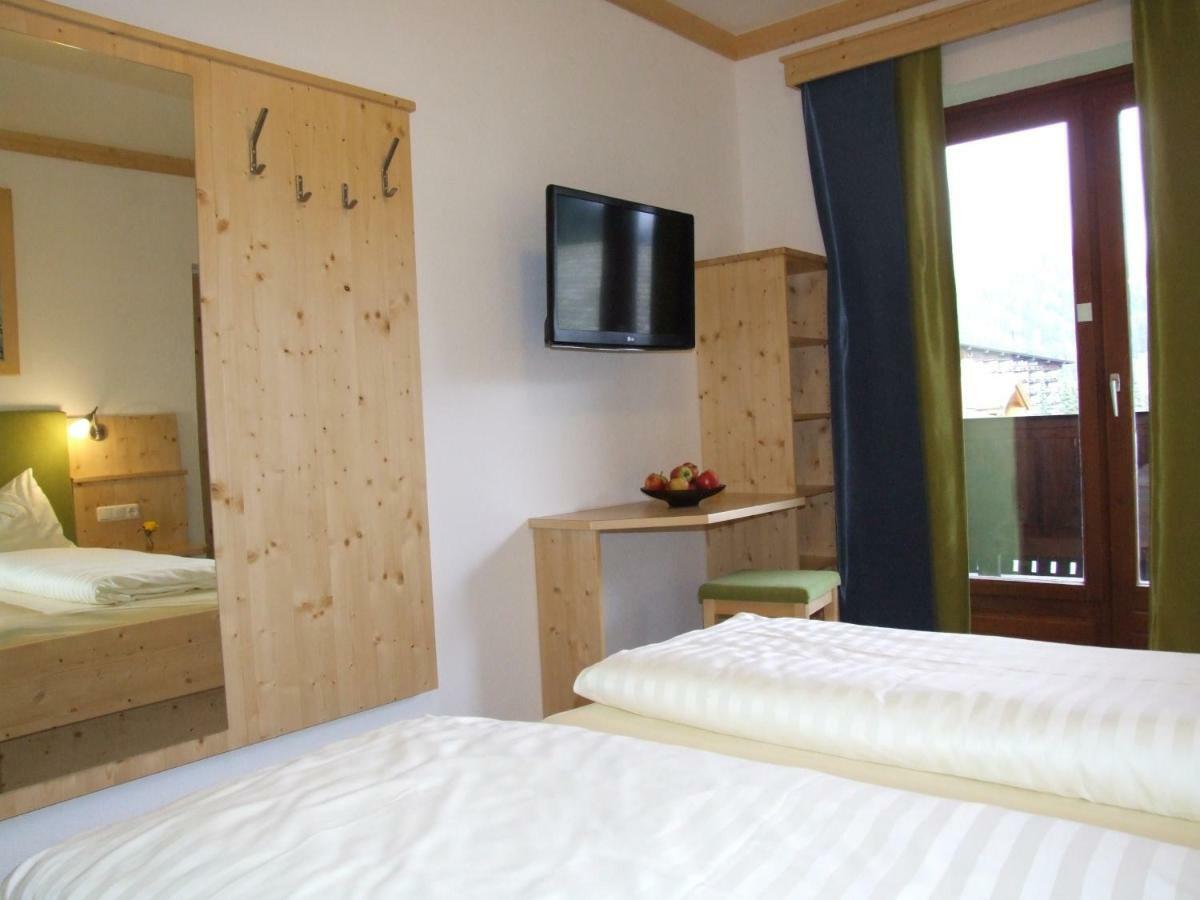 Hotel Sporthaus Troger Sankt Jakob in Defereggen Esterno foto
