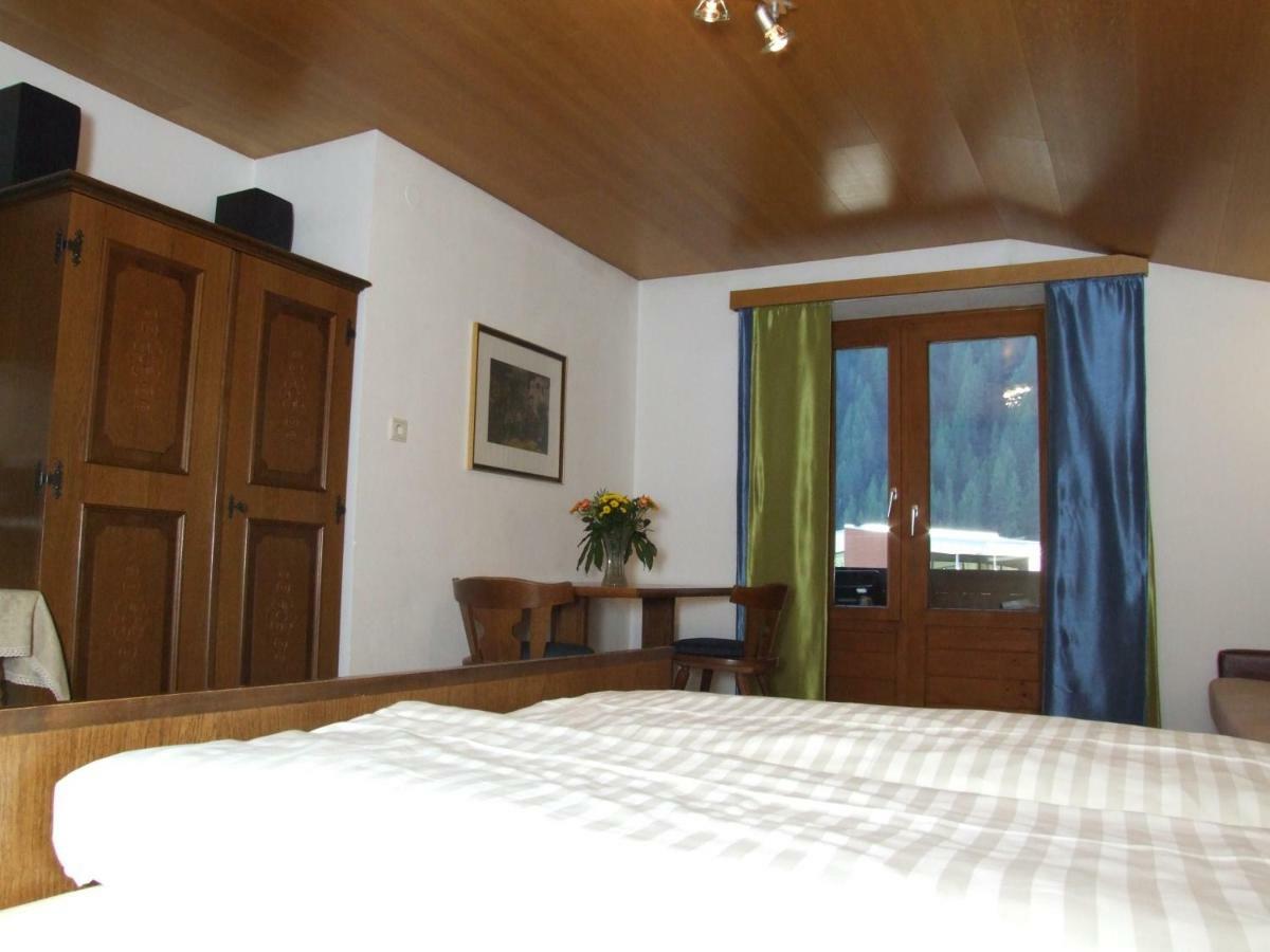 Hotel Sporthaus Troger Sankt Jakob in Defereggen Esterno foto