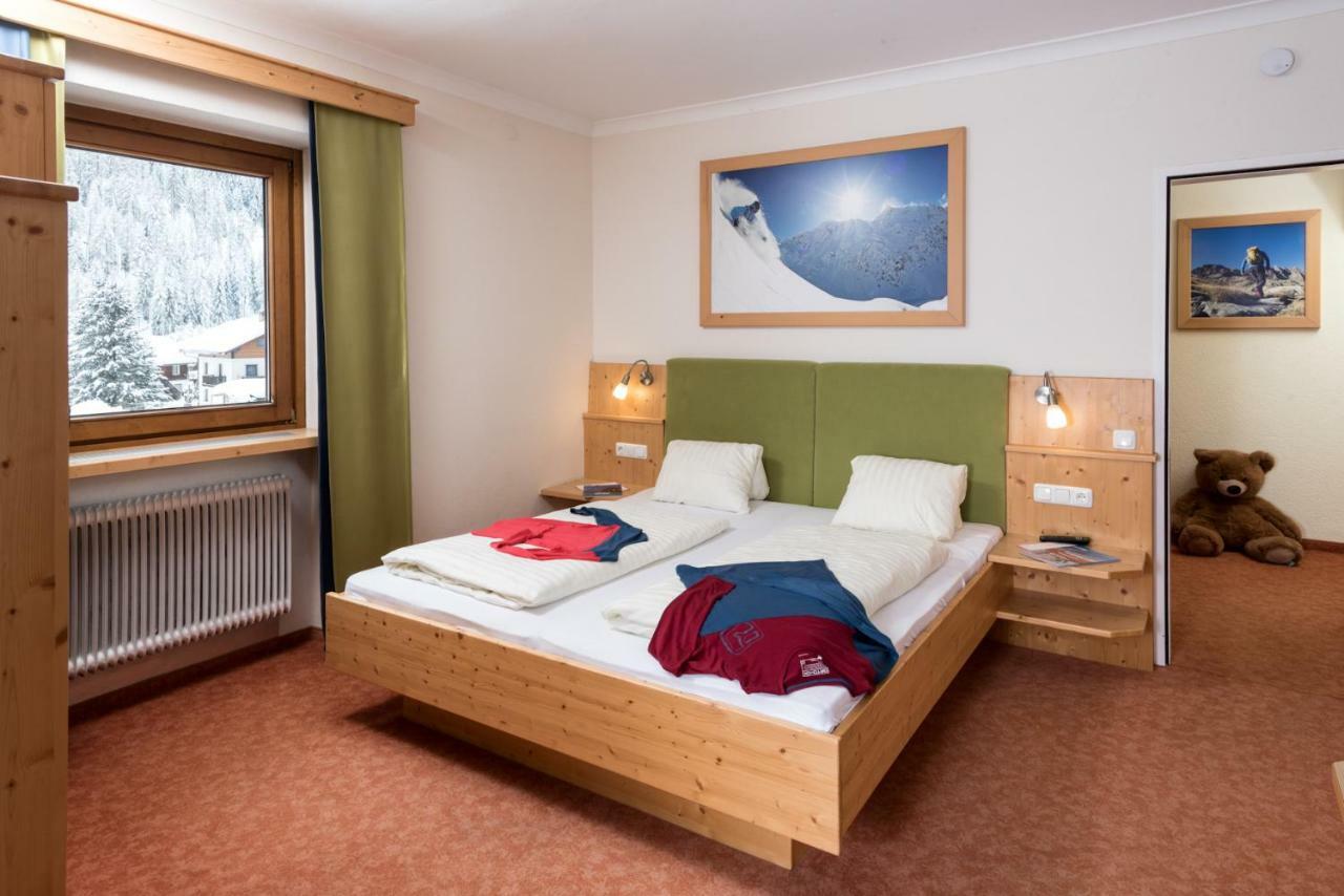 Hotel Sporthaus Troger Sankt Jakob in Defereggen Esterno foto