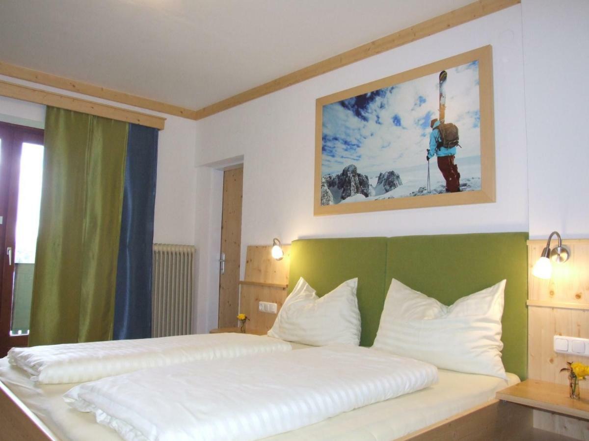 Hotel Sporthaus Troger Sankt Jakob in Defereggen Esterno foto