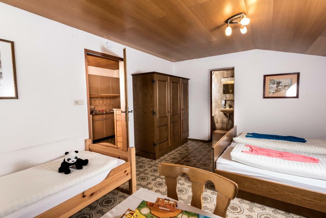 Hotel Sporthaus Troger Sankt Jakob in Defereggen Esterno foto