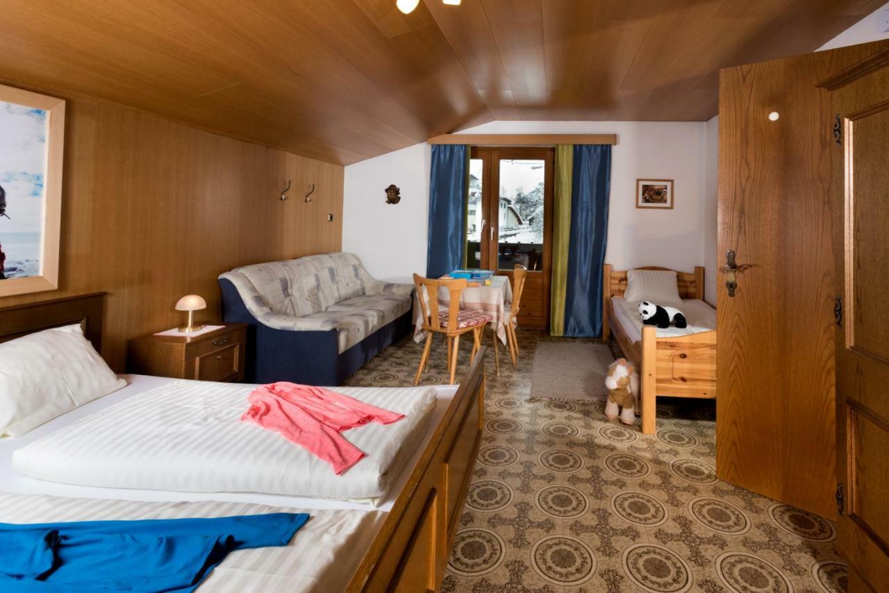 Hotel Sporthaus Troger Sankt Jakob in Defereggen Esterno foto